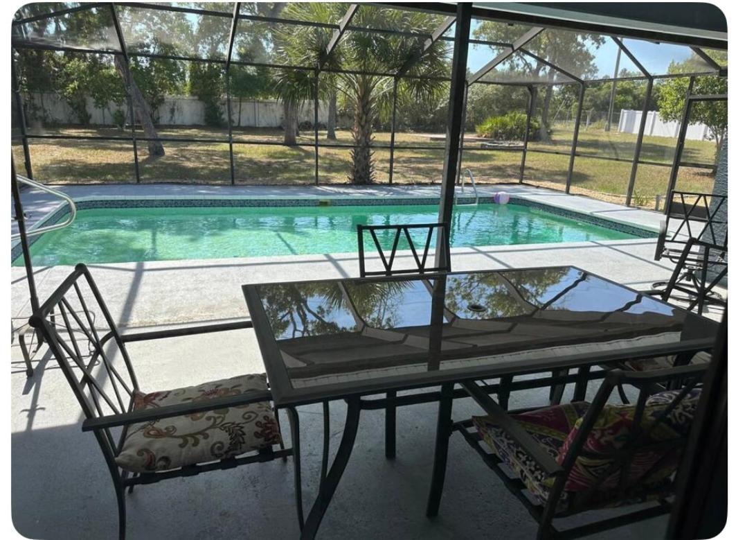 Paradise Spring Hill Extérieur photo